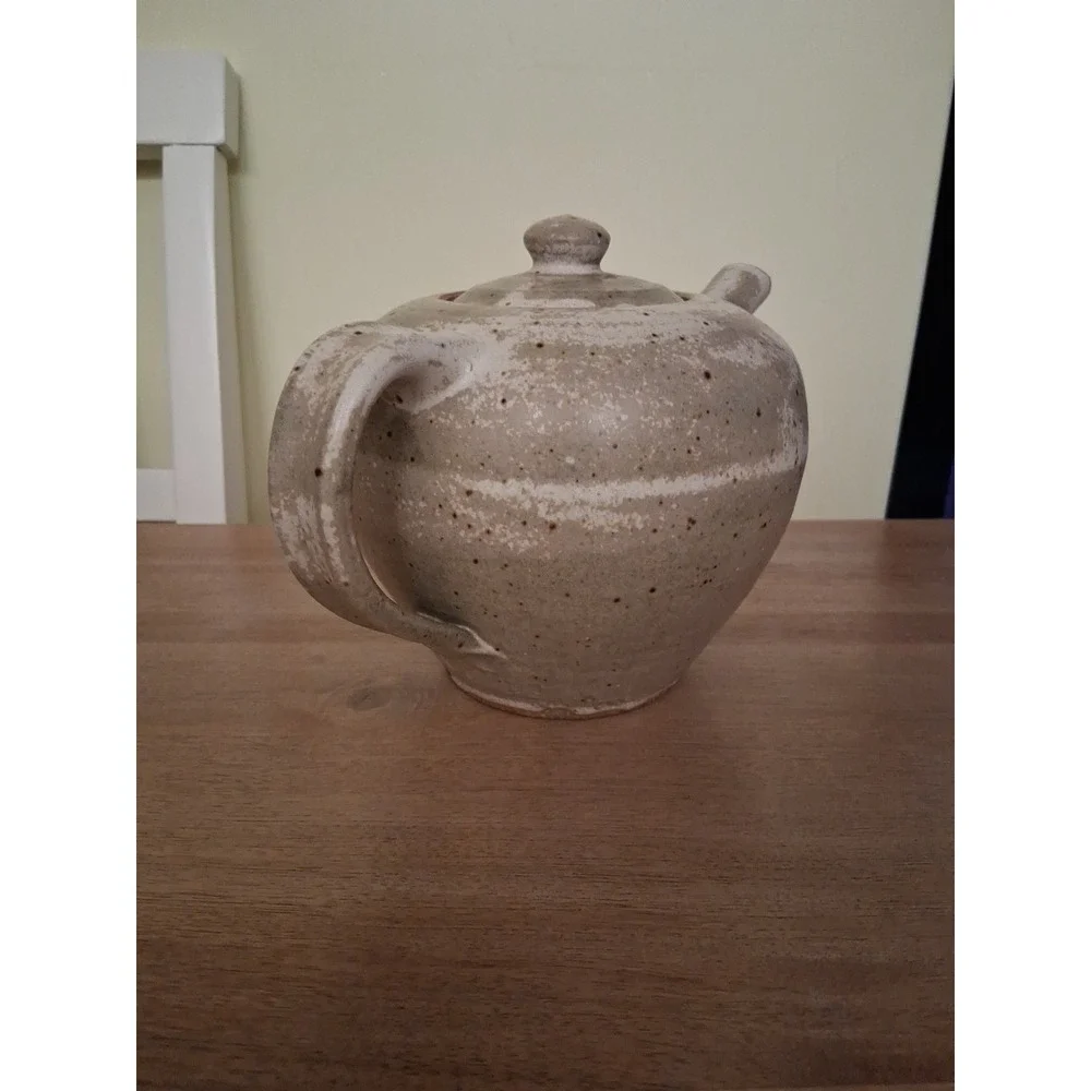 Handcrafted Studio Pottery Teapot. 4 Cups Size. - Picture 3 of 10